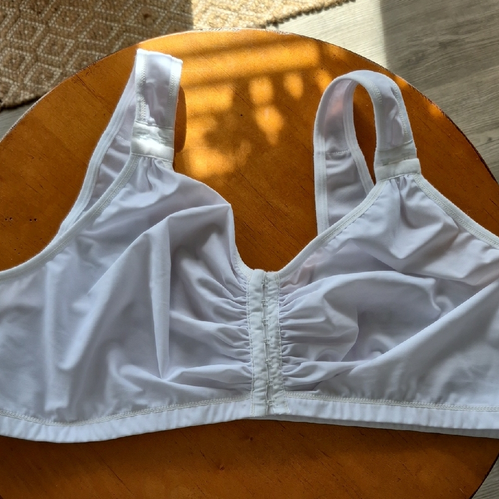 Contour MD Recovery Bra in White. Size 4X. NWOT
